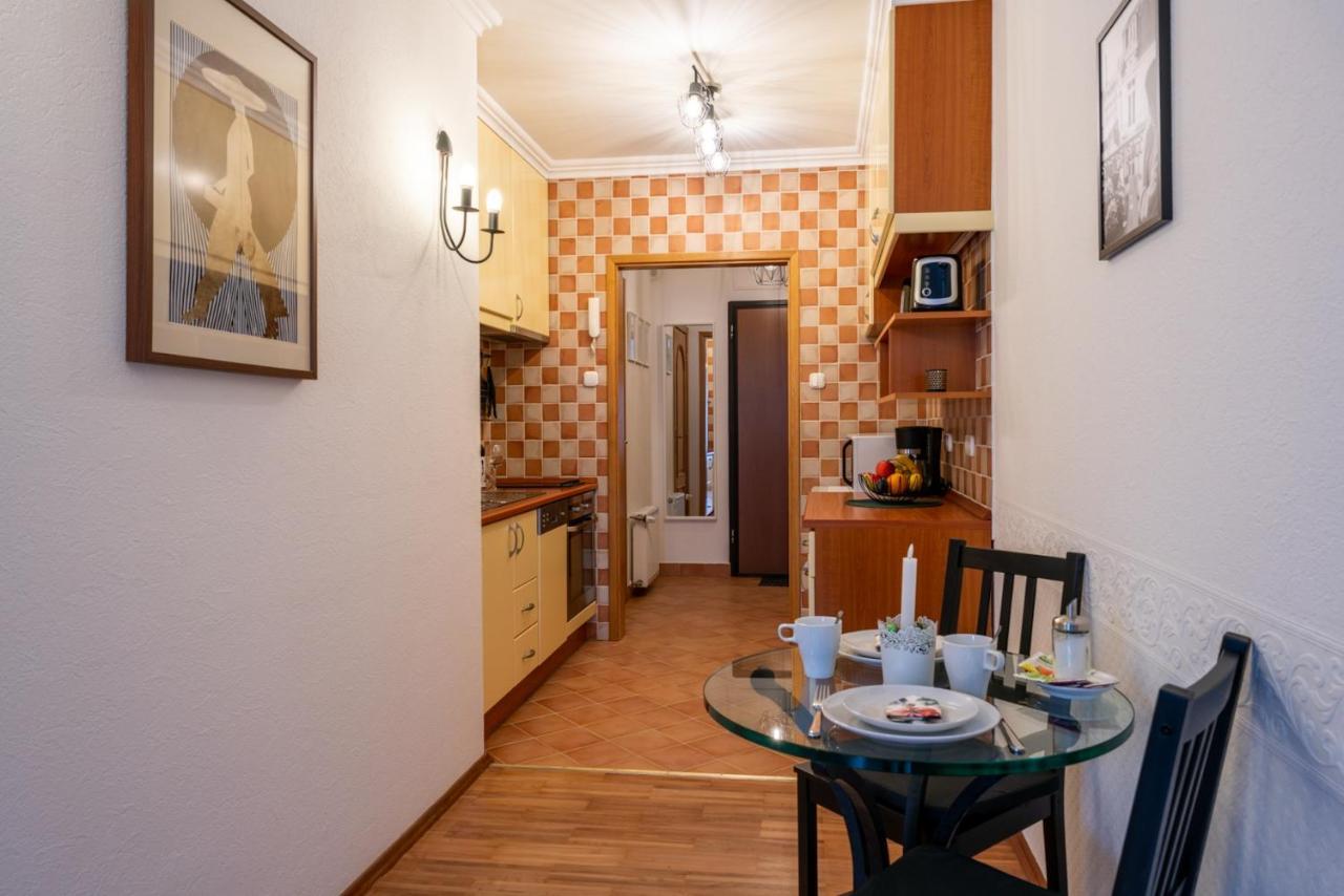 Romantic Studio Secret Garden Budapest Exterior foto